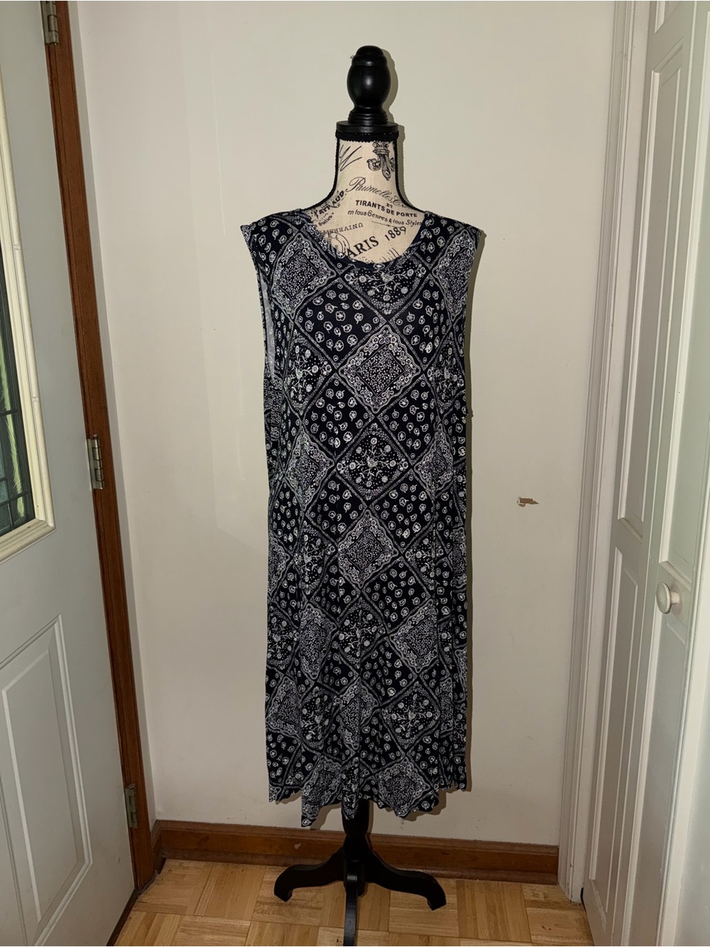 ✨5/$30✨ Philosophy Navy and White Printed Midi Dress